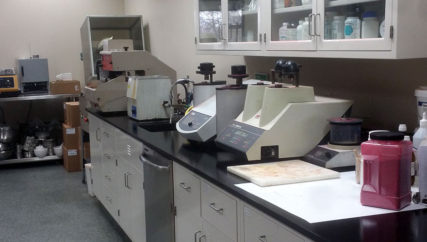met_lab_2@2x Metallography Lab